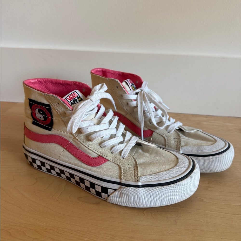 Vans x T&C Surf Designs Sk8-Hi 138 Decon Cream Pink Checkerboard (W8.5 / M7)
